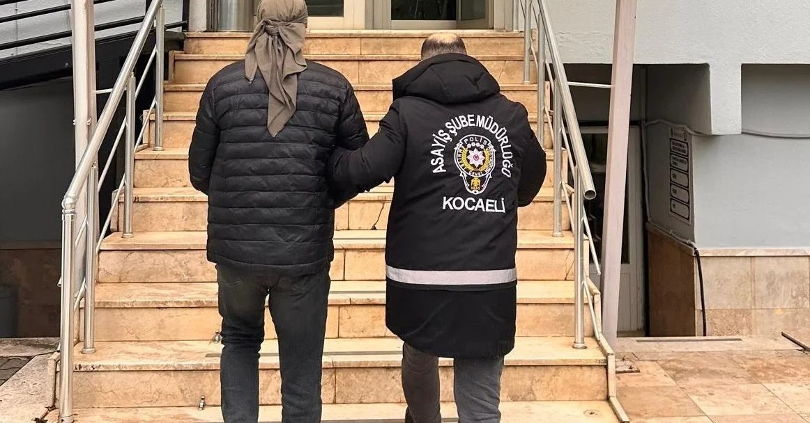 Firari hükümlü sahte kimlikle yakalandı